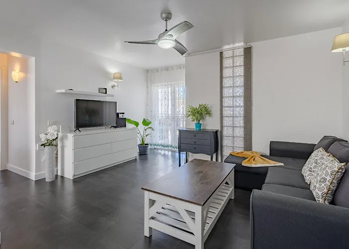 Island Village 3a04 Адехе