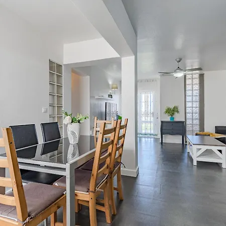 Island Village 3a04 *