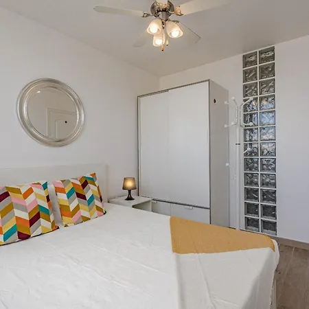 Island Village 3a04 אדחה